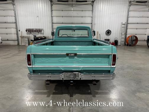1967 Ford F100 Base