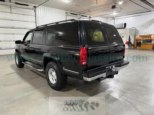 1996 Chevrolet Suburban 2500 LT