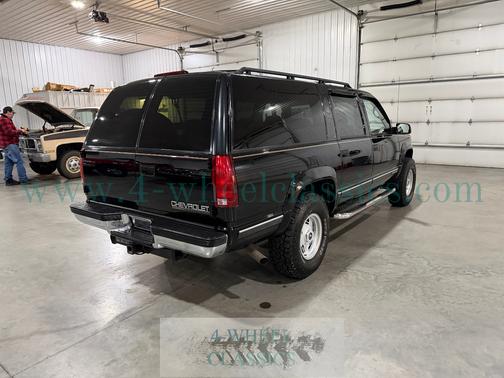 1996 Chevrolet Suburban 2500 LT