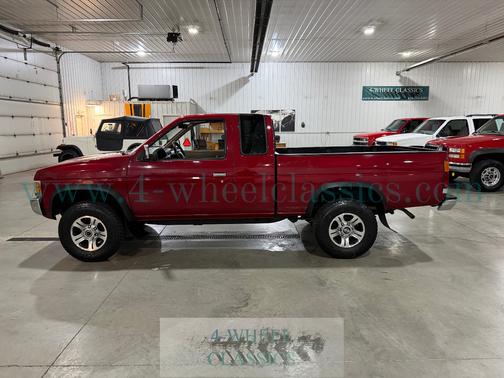 1997 Nissan Pickup Truck XE King Cab