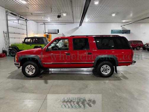 1999 GMC Suburban 2500 LT