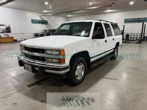 White 1994 Chevrolet Suburban K1500 SUV