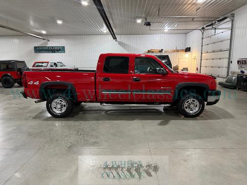 2004 Chevrolet Silverado 2500 LS H/D Crew Cab