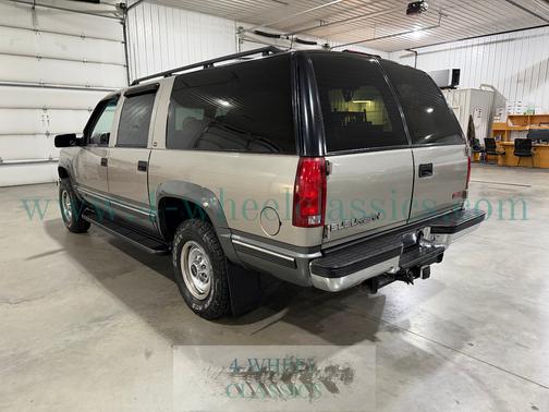Pewter & Gray 1999 GMC Suburban 2500