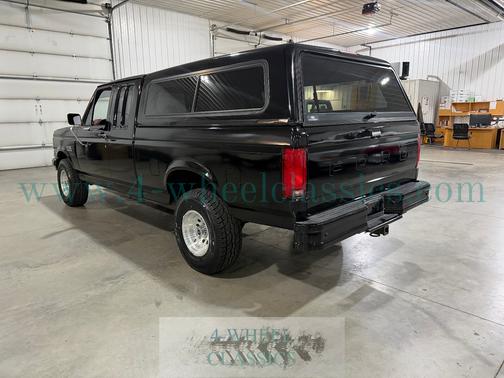 Black 1991 Ford F-150 XLT Lariat SuperCab
