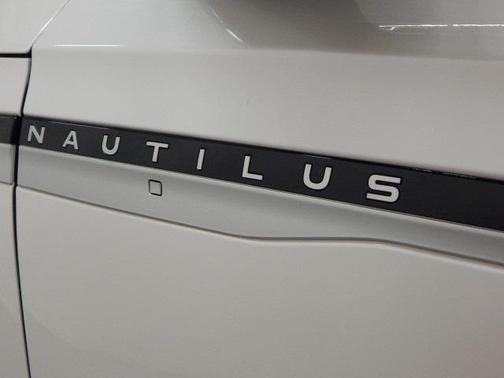 2024 Lincoln Nautilus Reserve