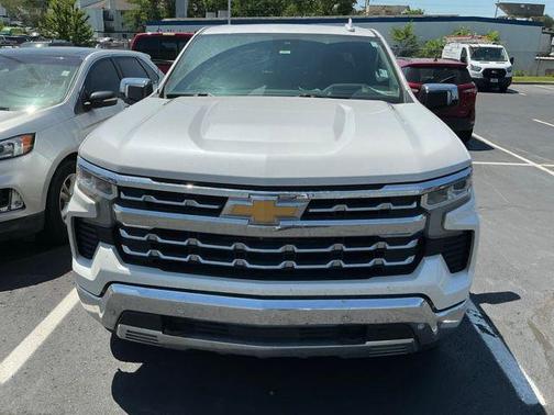 Iridescent Pearl Tricoat 2023 Chevrolet Silverado 1500 LTZ
