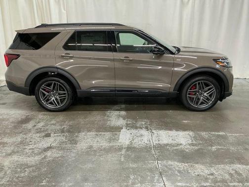 Marsh Gray 2026 Ford Explorer ST-Line