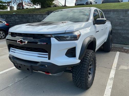 Summit White 2026 Chevrolet Colorado ZR2
