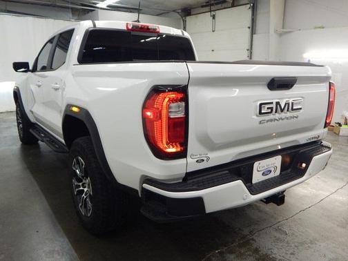 2023 GMC Canyon Base