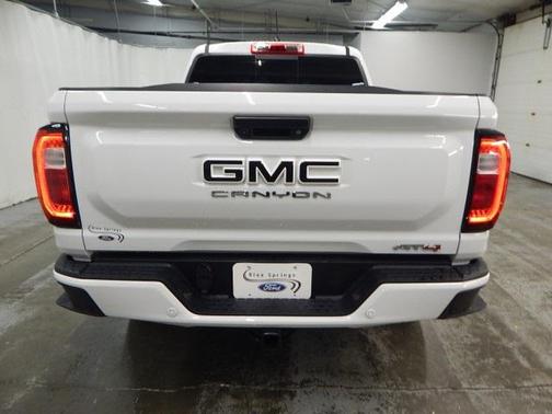 2023 GMC Canyon Base