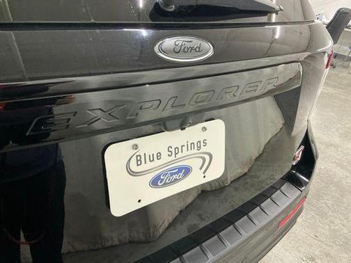 Agate Black Metallic 2022 Ford Explorer ST