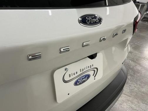2026 Ford Escape Platinum