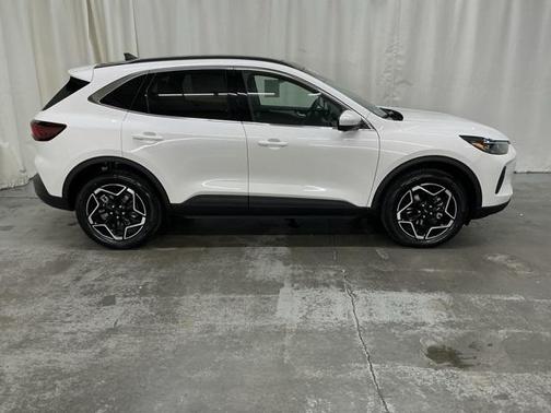 2026 Ford Escape Platinum