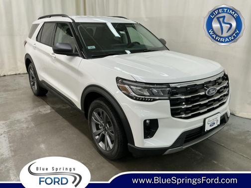 Star White Metallic Tri-Coat 2026 Ford Explorer Active