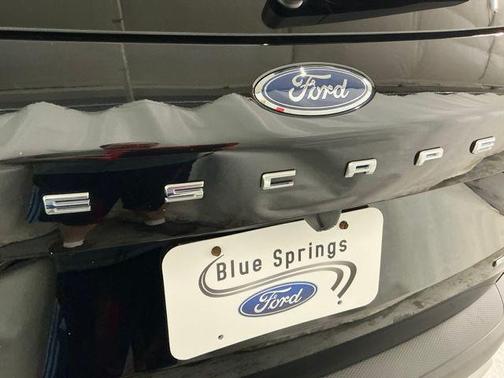AGATE BLACK METALLIC 2023 Ford Escape Active