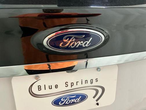 Oxford White 2019 Ford Edge SEL