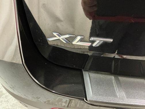 AGATE BLACK METALLIC 2022 Ford Explorer XLT