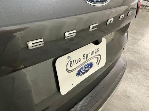 CARBONIZED GRAY METALLIC 2024 Ford Escape PHEV SE