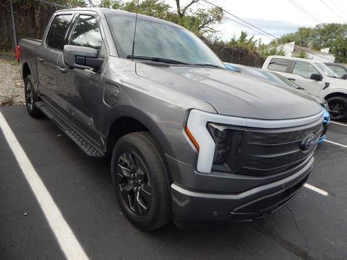 2022 Ford F-150 Lightning LARIAT