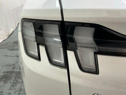 STAR WHITE MET TRI-COAT 2023 Ford Mustang Mach-E Premium
