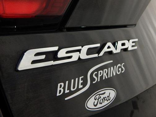 AGATE BLACK 2019 Ford Escape SEL