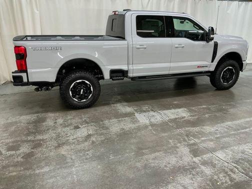 AVALANCHE 2026 Ford F-350 Platinum