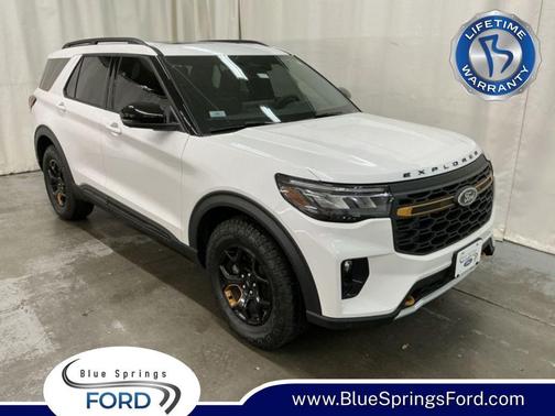 STAR WHITE MET TRI-COAT 2026 Ford Explorer Tremor