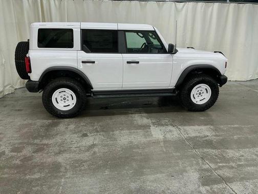 OXFORD WHITE 2026 Ford Bronco Heritage Edition