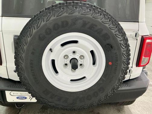 OXFORD WHITE 2026 Ford Bronco Heritage Edition