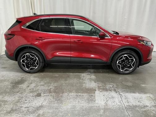 2026 Ford Escape Platinum