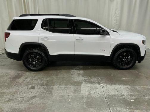 2023 GMC Acadia AWD AT4