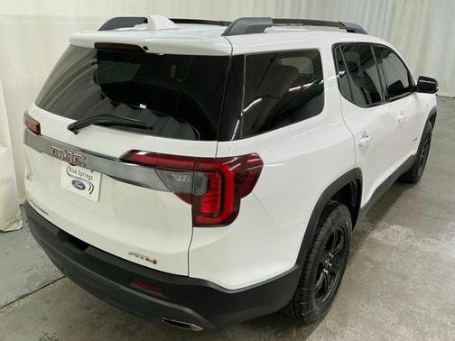 2023 GMC Acadia AWD AT4