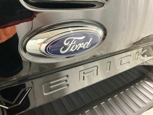 SHADOW BLACK 2024 Ford Maverick XLT