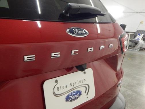 2026 Ford Escape Platinum