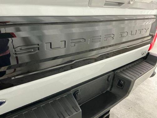 AVALANCHE 2026 Ford F-350 Platinum