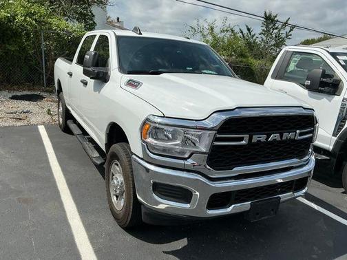 Bright White Clearcoat 2024 RAM 2500 Tradesman Crew Cab 4x4 6'4' Box