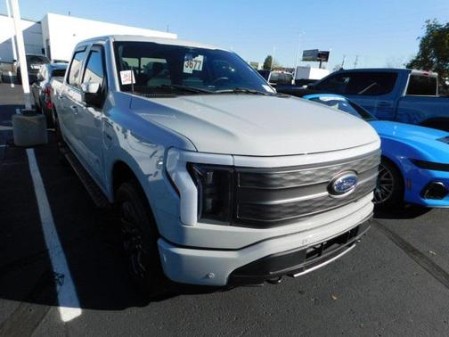 2023 Ford F-150 Lightning LARIAT