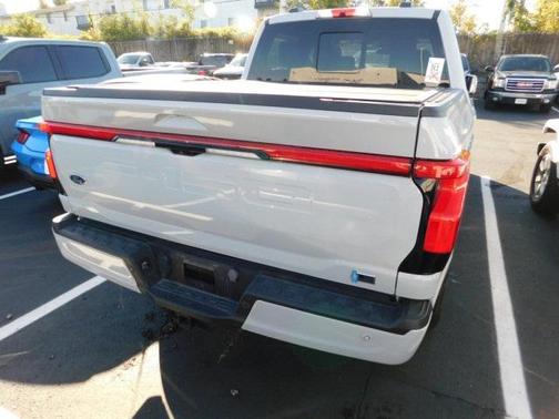 2023 Ford F-150 Lightning LARIAT