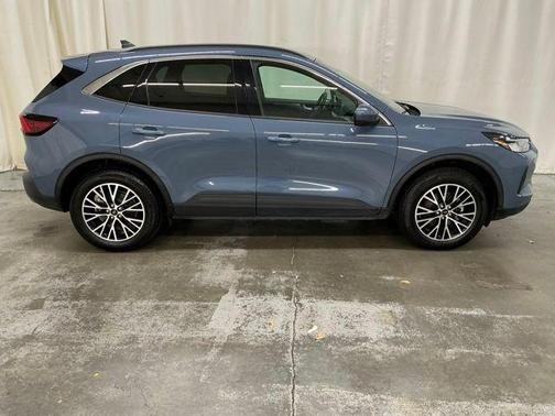 2024 Ford Escape PHEV SE