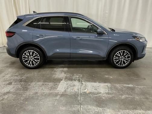 2024 Ford Escape PHEV SE