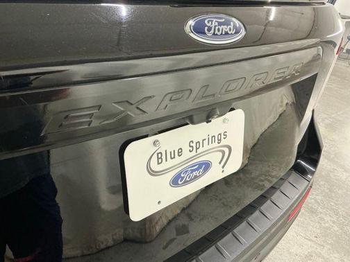 AGATE BLACK METALLIC 2020 Ford Explorer XLT