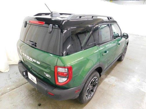 ERUPTION GREEN METALLIC 2025 Ford Bronco Sport Outer Banks