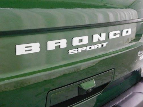 ERUPTION GREEN METALLIC 2025 Ford Bronco Sport Outer Banks