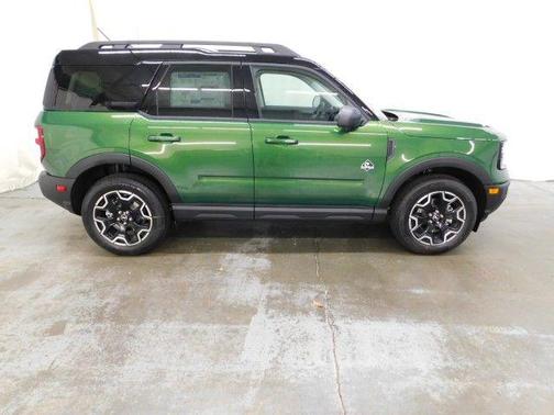 ERUPTION GREEN METALLIC 2025 Ford Bronco Sport Outer Banks