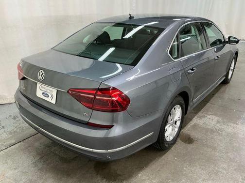 2017 Volkswagen Passat 1.8T S