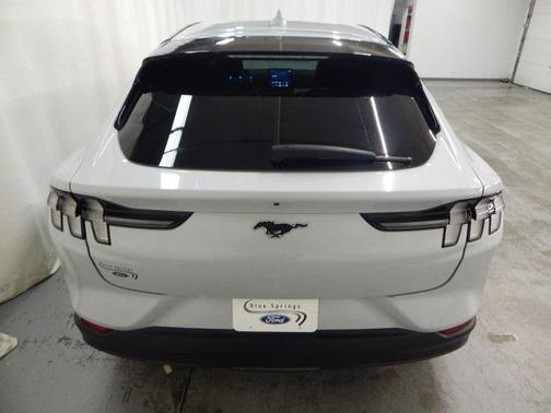 2022 Ford Mustang Mach-E Select
