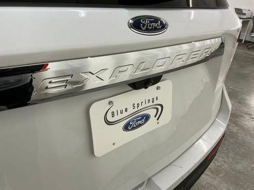 2022 Ford Explorer Base