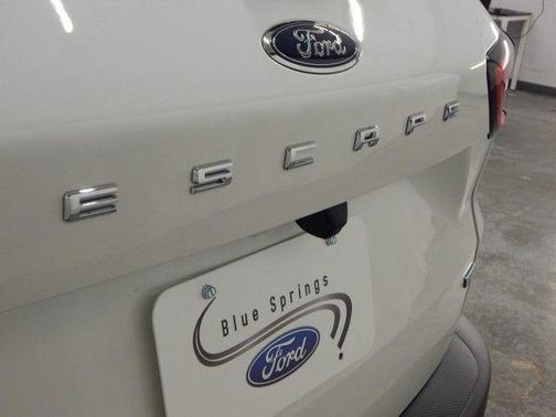2025 Ford Escape PHEV SE