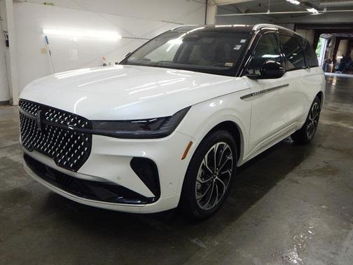 2024 Lincoln Nautilus Reserve
